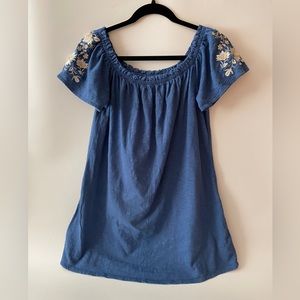 Abercrombie & Fitch off the shoulder dress floral embroidered sleeves. Size L